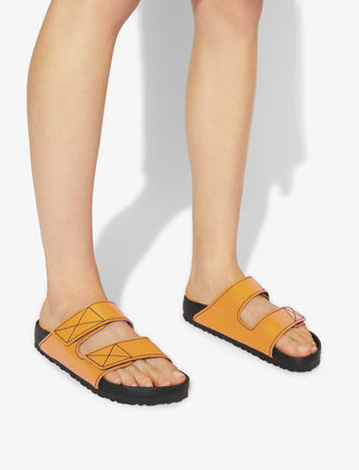 Proenza Schouler Image of model wearing Arizona PS EXQ NL in OCHRE