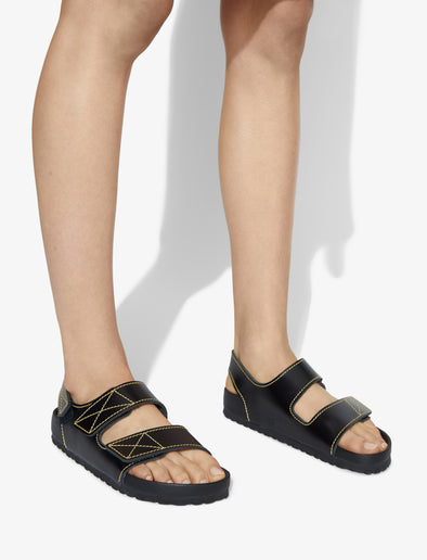 Image of model wearing Milano PS EXQ NL Black- Narrow in BLACK
