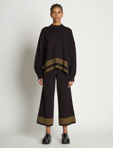 Front full length image of model wearing Cashmere Blend Sweatshirt in BLACK/DARK SAND