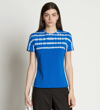 Front cropped image of model wearing Tie Dye T-Shirt in BRIGHT BLUE/PERIWINKLE