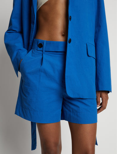 Detail image of model wearing Cotton Linen Shorts in cerulean