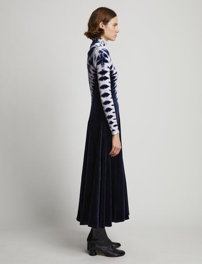 Side image of model wearing Tie Dye Velvet Dress in midnight multi
