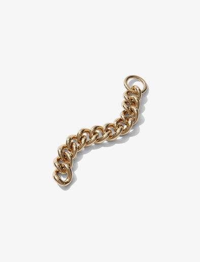 Image of chain bracelet in gold laid flat