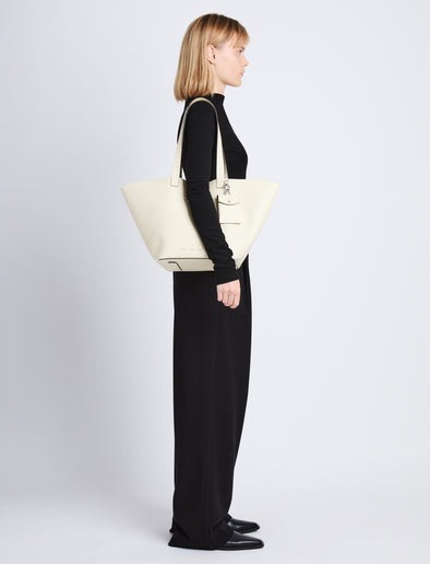 Image of model wearing Large Bedford Tote in IVORY