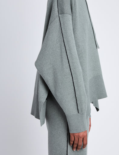 Detail image of model wearing Cleo Sweatshirt in POPLAR/BLACK