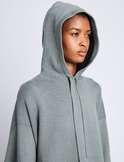 Detail image of model wearing Cleo Sweatshirt in POPLAR/BLACK