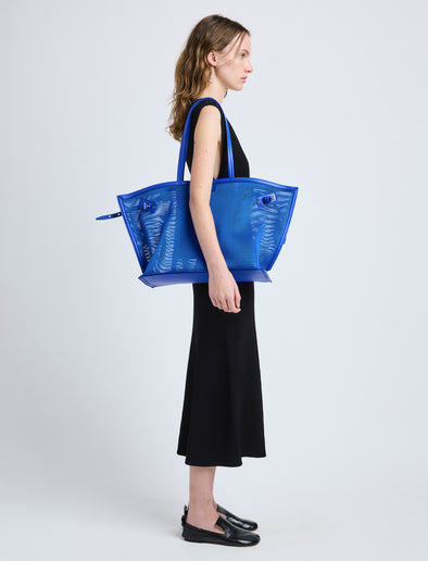 Image of model wearing Days Carryall in Mesh in Cobalt