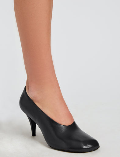 Image of model wearing Glove Heels in Slick Nappa in Black