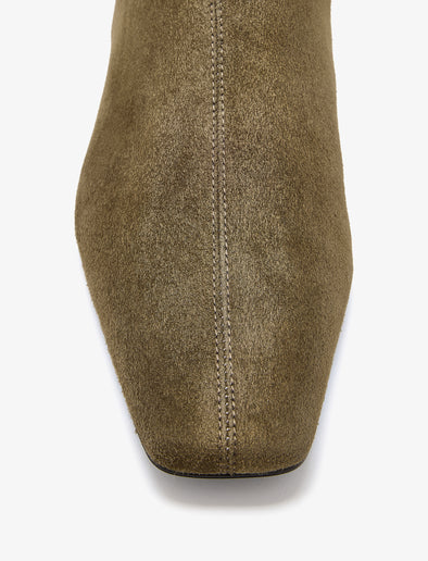 Aerial image of Trap Flat Ankle Boots in Kidsuede in Moss