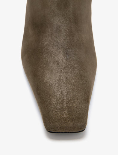 Aerial image of Trap Boots in Kidsuede in Moss