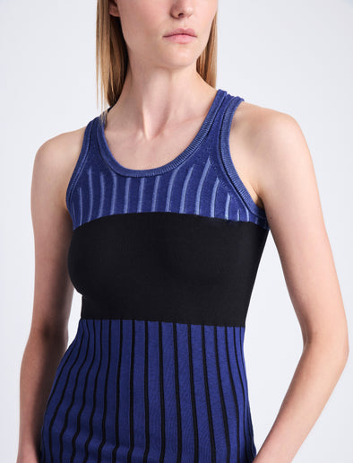 Detail image of model wearing Parker Shirt In Layering Ribs in NAVY MULTI