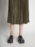 Detail image of model wearing Pleatable Crepe Midi Skirt in STONE/BLACK