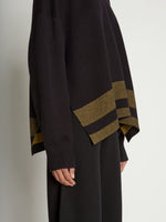 Detail image of model wearing Cashmere Blend Sweatshirt in BLACK/DARK SAND