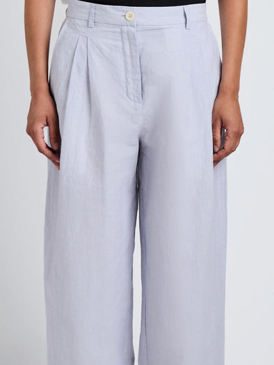 Proenza Schouler Detail image of model wearing Eleanor Pant in Linen Shirting in Light Oxford Melange