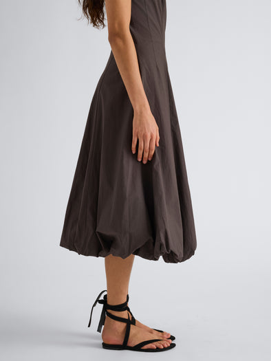 Proenza Schouler Detail image of model wearing Ella Dress in Rumpled Cotton in Coffee