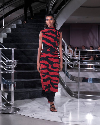 Proenza Schouler Runway Image of MAILA DRESS IN TIGER CRINKLE INTARSIA in Paprika Black