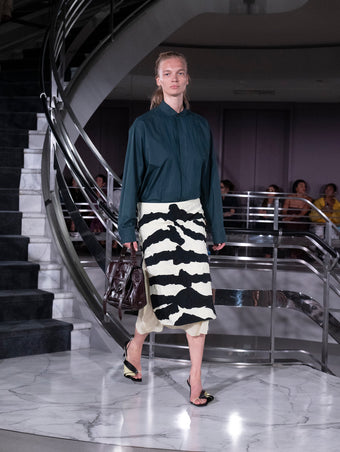 Proenza Schouler Runway Image of SORAYA SKIRT IN TIGER CRINKLE INTARSIA in Quartz Black