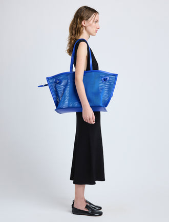 Image of model wearing Days Carryall in Mesh in Cobalt