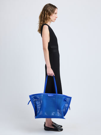 Image of model wearing Days Carryall in Mesh in Cobalt