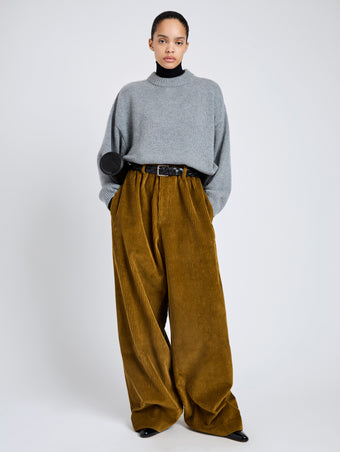 Proenza Schouler Front full length image of model wearing Ruthi Top In Chunky Cashmere in Grey Melange