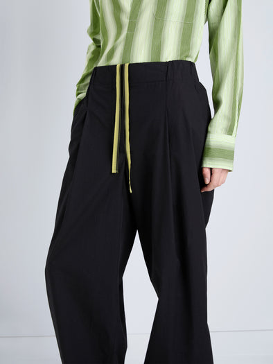 Proenza Schouler Detail image of model wearing Lissia Pant in Classic Cotton Shirting in Black
