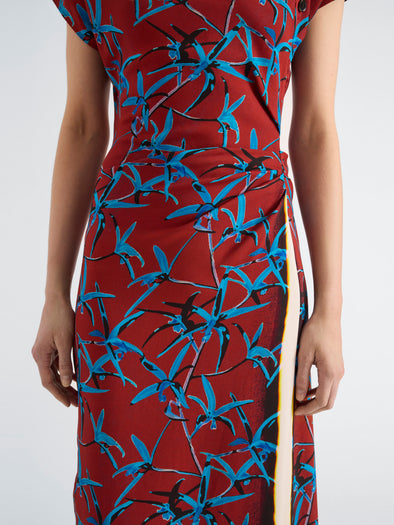 Proenza Schouler Detail image of model wearing Anais Dress in Printed Stretch Cady in Madder Multi
