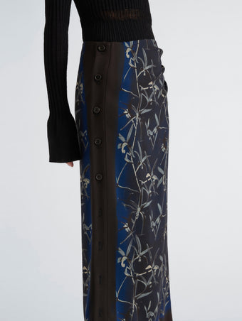 Proenza Schouler Detail image of model wearing Anais Skirt in Printed Stretch Cady in Ink Multi