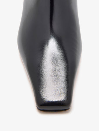 Aerial image of Trap Boots in Spazzolato Leather in Black