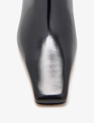 Aerial image of Trap Boots in Spazzolato Leather in Black