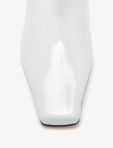 Aerial image of Trap Boots in Spazzolato Leather in Ecru