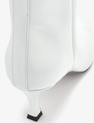 Detail image of Trap Boots in Spazzolato Leather in Ecru