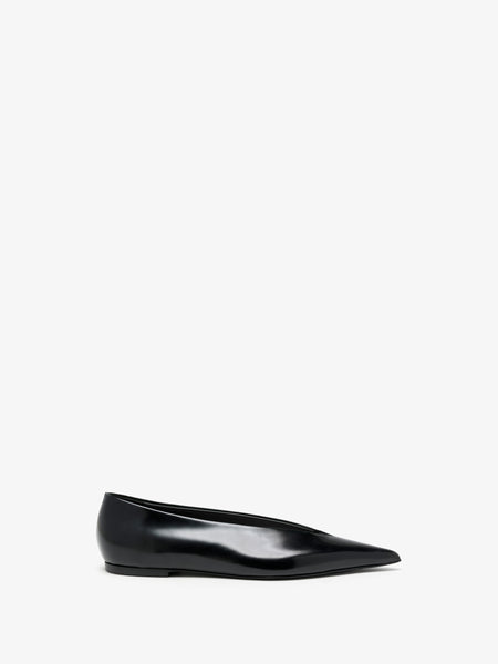 Proenza Schouler ブラック フラットシューズ Proenza Schouler Slash Flats in Polished Calf - Black | Proenza