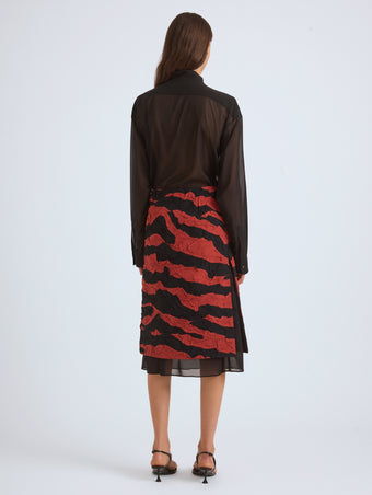 Proenza Schouler Back Image of SORAYA SKIRT IN TIGER CRINKLE INTARSIA in Paprika Black