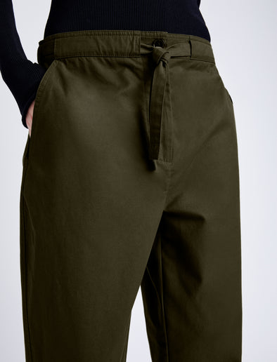 Proenza Schouler Detail image of model wearing Preston Drawstring Pant in Tech Cotton in DARK FERN