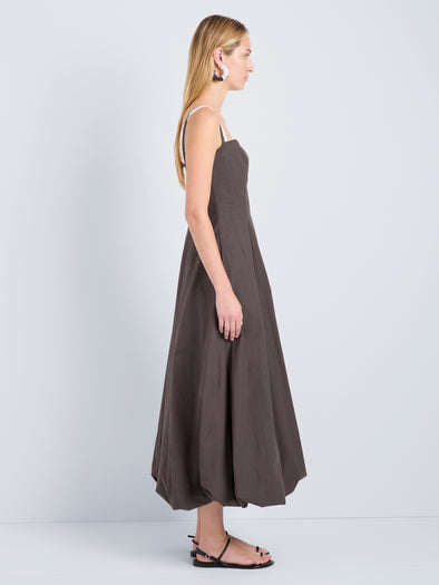 Proenza Schouler Side full length image of model wearing Ella Dress in Rumpled Cotton in Coffee