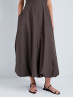 Proenza Schouler Detail image of model wearing Ella Dress in Rumpled Cotton in Coffee