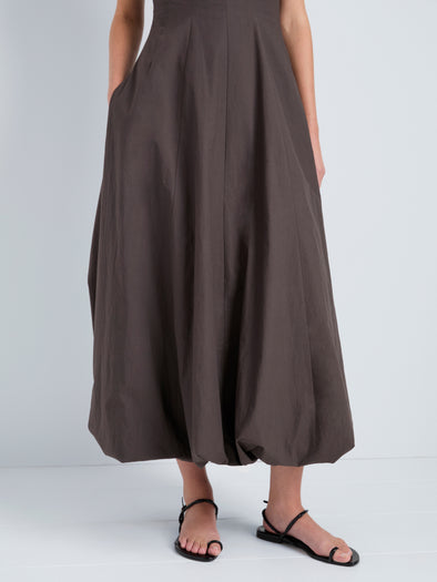 Proenza Schouler Detail image of model wearing Ella Dress in Rumpled Cotton in Coffee