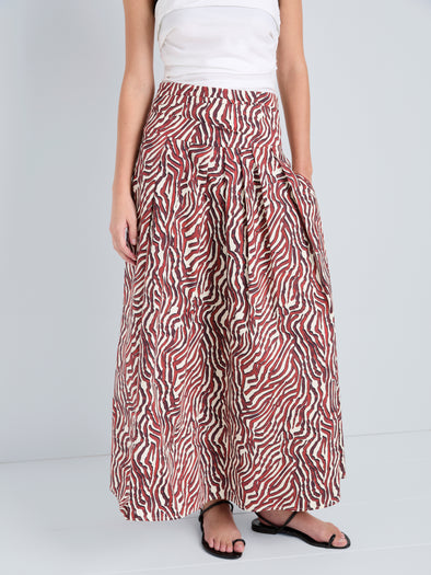Proenza Schouler Detail image of model wearing Nessa Skirt in Poplin in Rust Cream Multi
